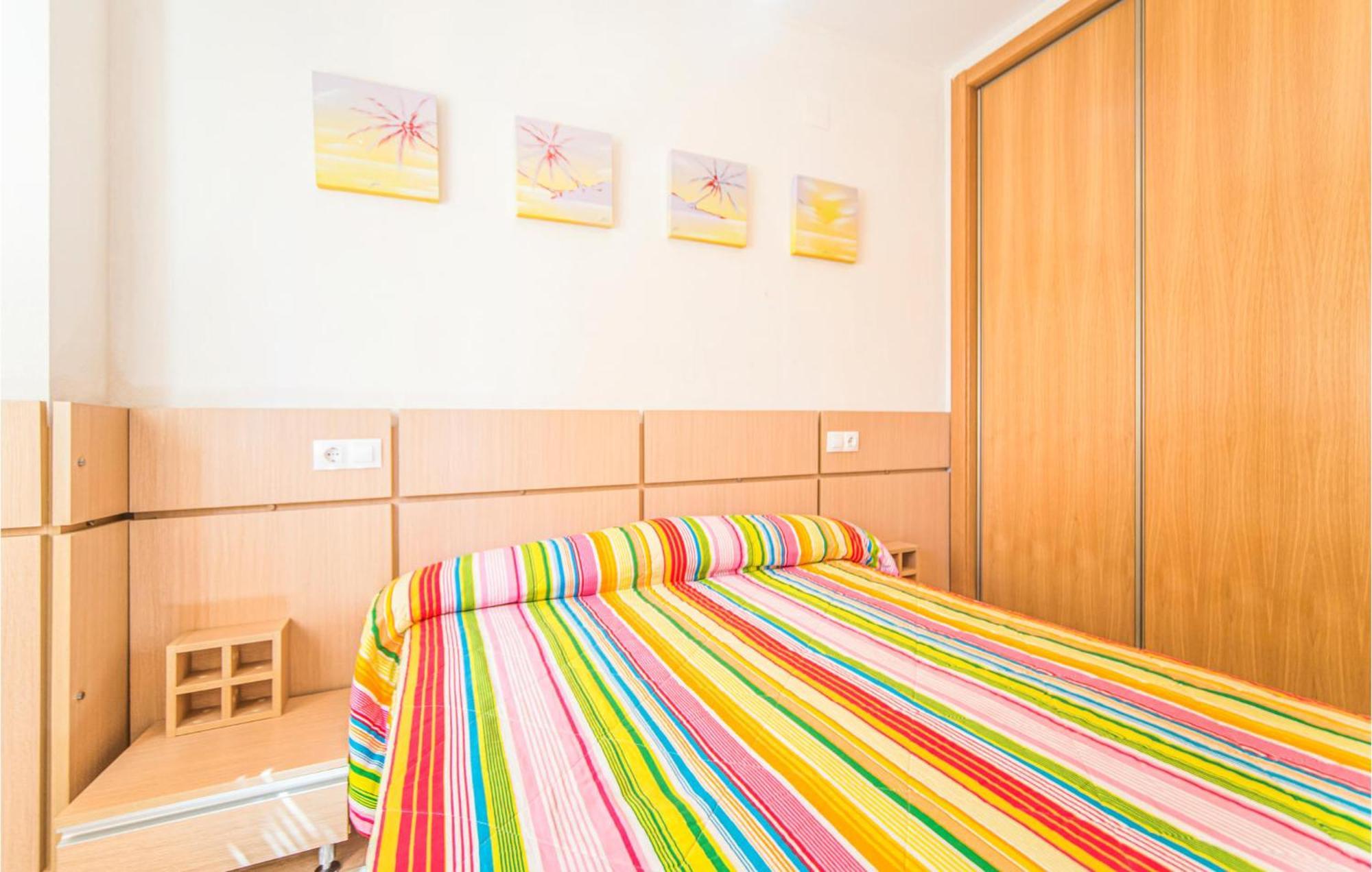 2 Bedroom Lovely Apartment In Oropesa Del Mar Bagian luar foto