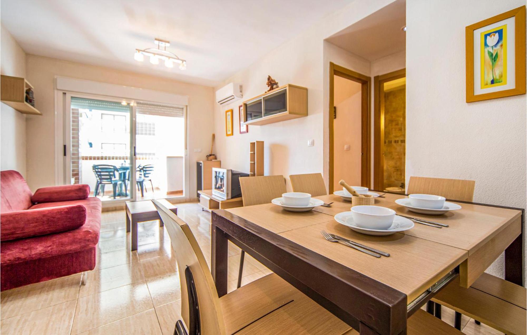 2 Bedroom Lovely Apartment In Oropesa Del Mar Bagian luar foto